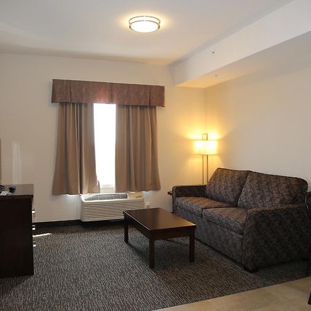 Prairie Moon Inn & Suites Macklin Екстериор снимка