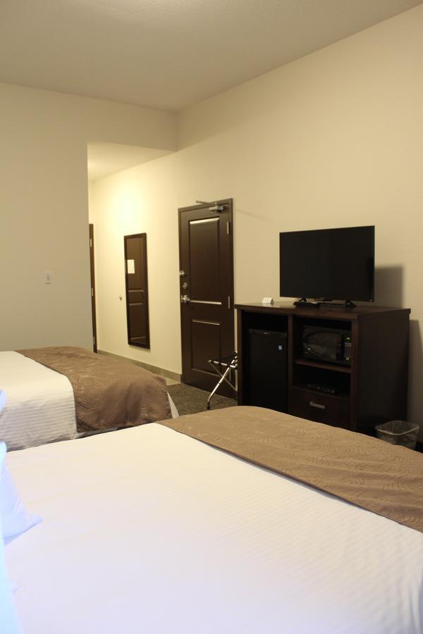 Prairie Moon Inn & Suites Macklin Екстериор снимка