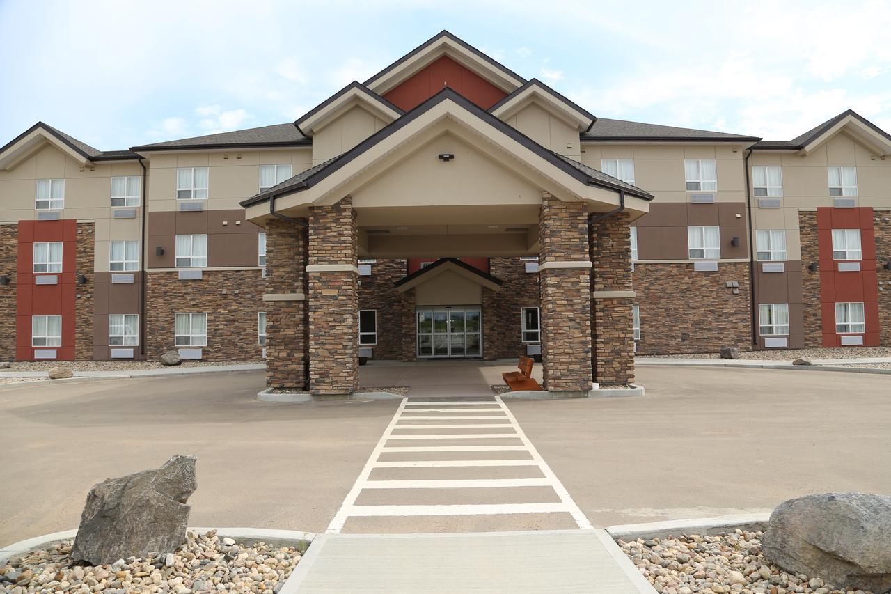Prairie Moon Inn & Suites Macklin Екстериор снимка